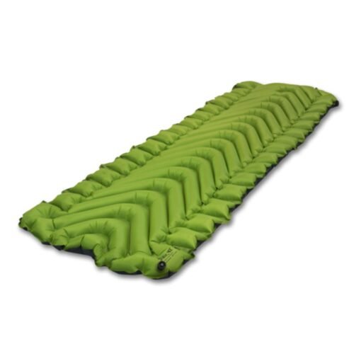 Colchoneta hinchable Klymit Static V2 verde, vista en perspectiva diagonal