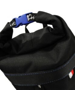 Detalle del cierre enrollable con hebilla de la Bolsa Porta Cuerda Lhotse 20L en Cordura