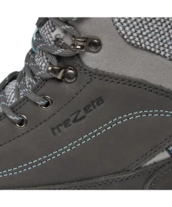 Detalle lateral del logo y cordones de la bota Trezeta Velvet W'S WP para mujer