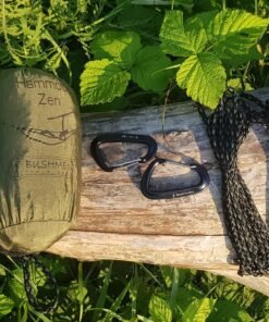 Hamaca Colgante Bushmen Zen plegada con mosquetones y cuerdas de suspensión